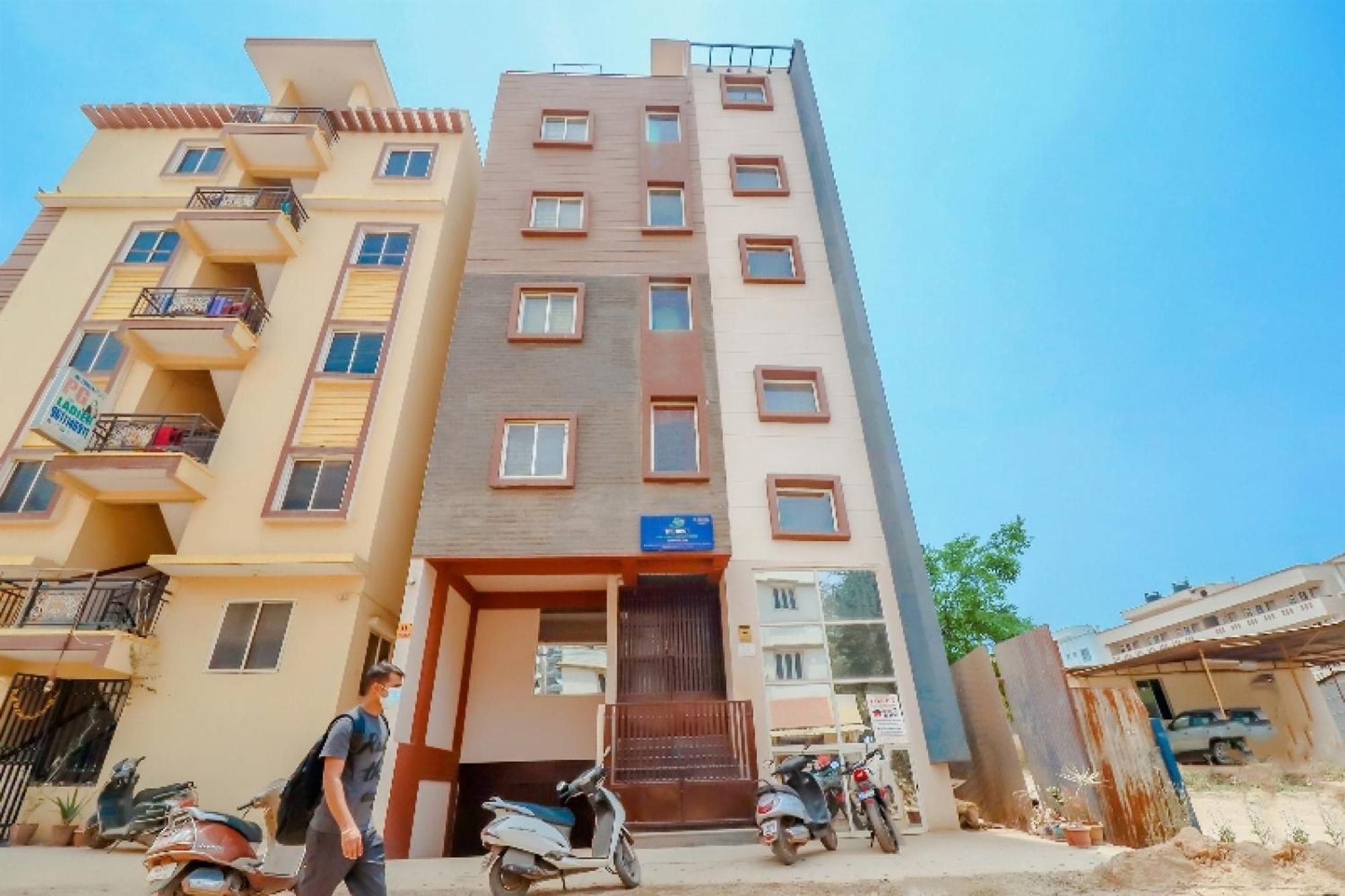 Hotel O The Host Bangalore Exterior photo